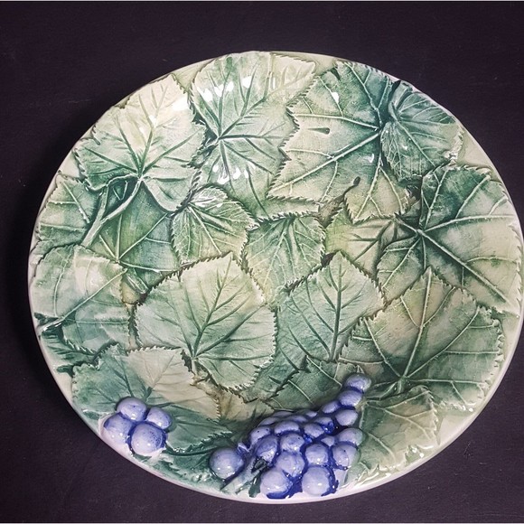 Ceramic majolica style bowl embossed grapes, leaves made in Italy tableware nwot - Picture 2 of 10